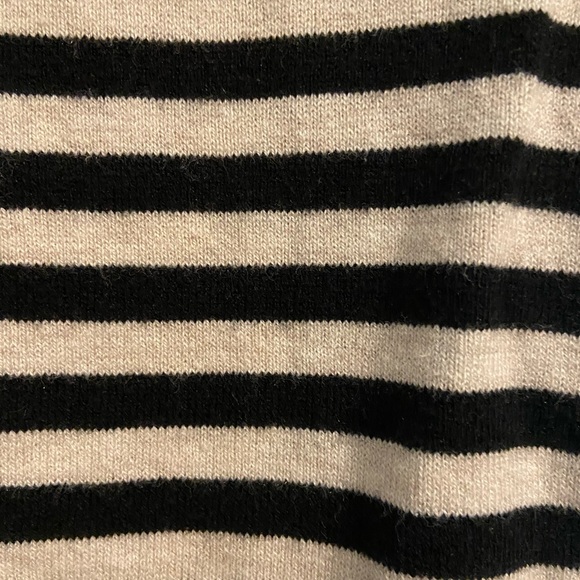 Gap Black and Cream Cardigan (M) - Picture 4 of 5
